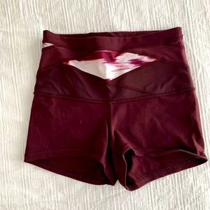 LULULEMON WORKOUT SHORT - size S